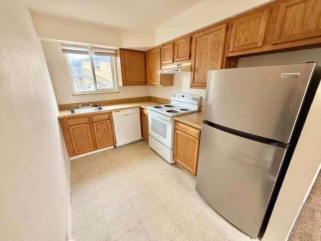 Kitchen - 3650 Upham
