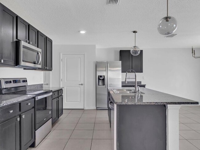 Building Photo - 602 Olive Conch St