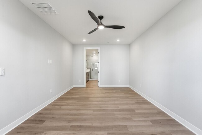 Building Photo - Brand-New 2025 Contemporary Condo | 2 Bed + 2 Bath | Prime North Phoenix Location