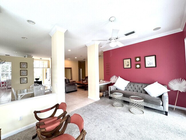 Building Photo - 2871 SW Brighton Way