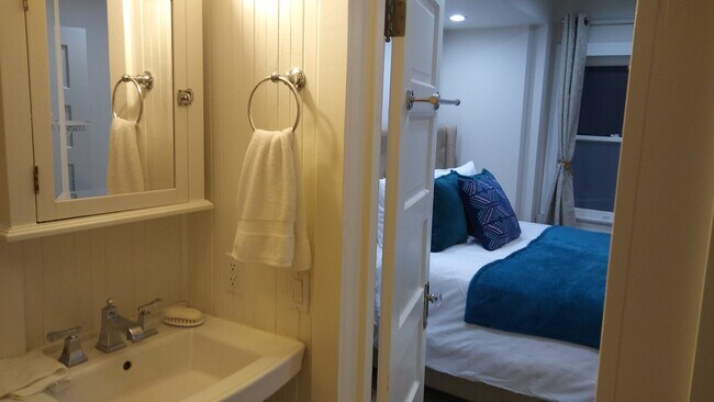 Building Photo - 38 19th Ave