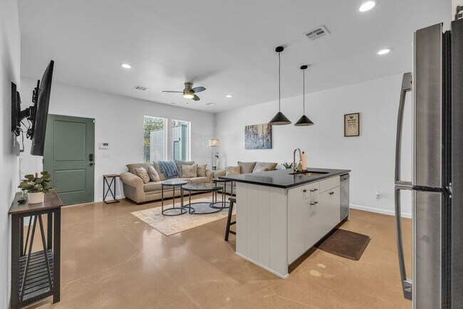 Building Photo - P.57 Kode Properties, LLC 1240-1242