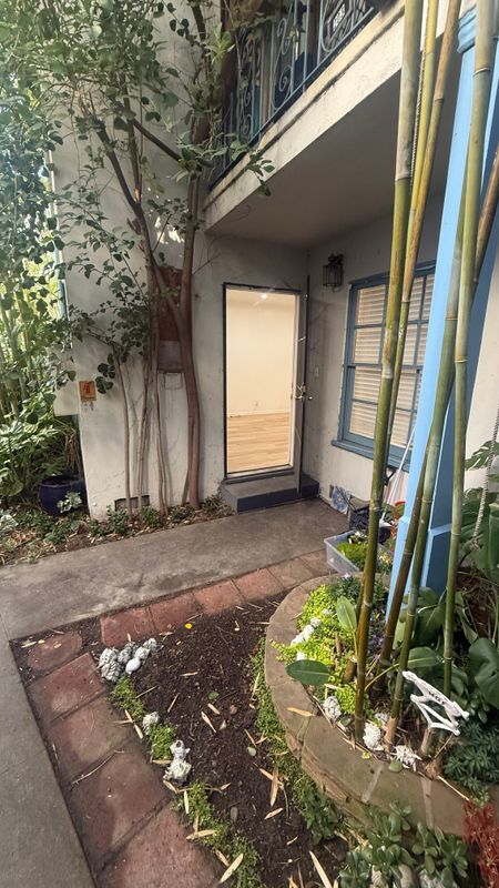 Building Photo - 1701 Nichols Canyon Rd