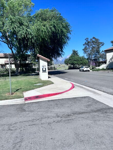 Building Photo - 781 Danville Dr