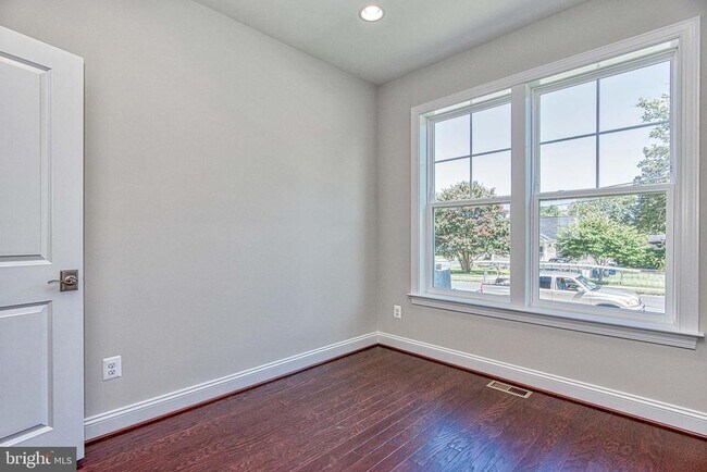 Building Photo - 3100 Greenway Blvd