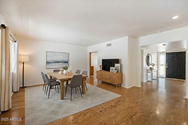 Building Photo - 5019 E Rovey Ave