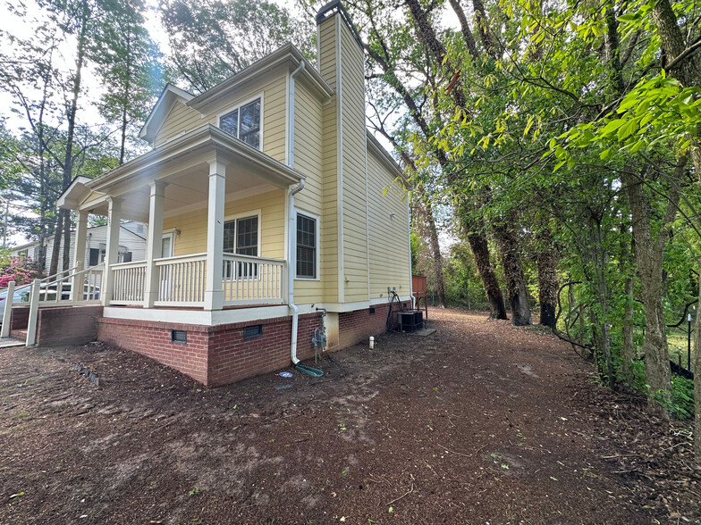Building Photo - Room in House on Godfrey Dr NW