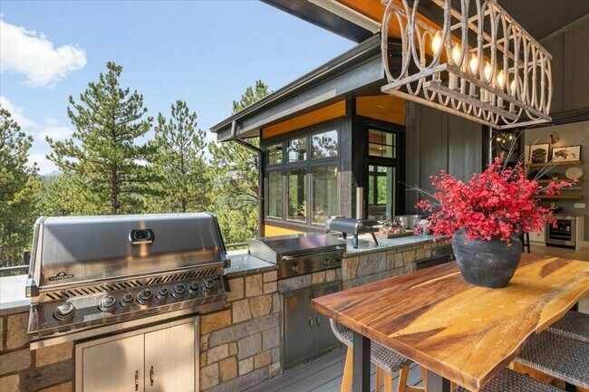 Building Photo - 21429 Trappers Trail