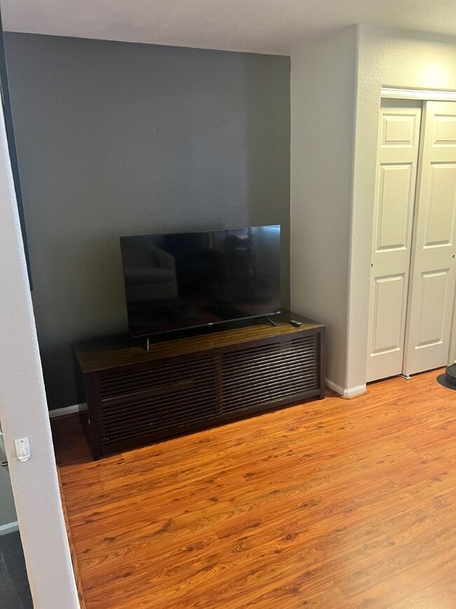 Building Photo - Beautiful townhome is Crown Point II!