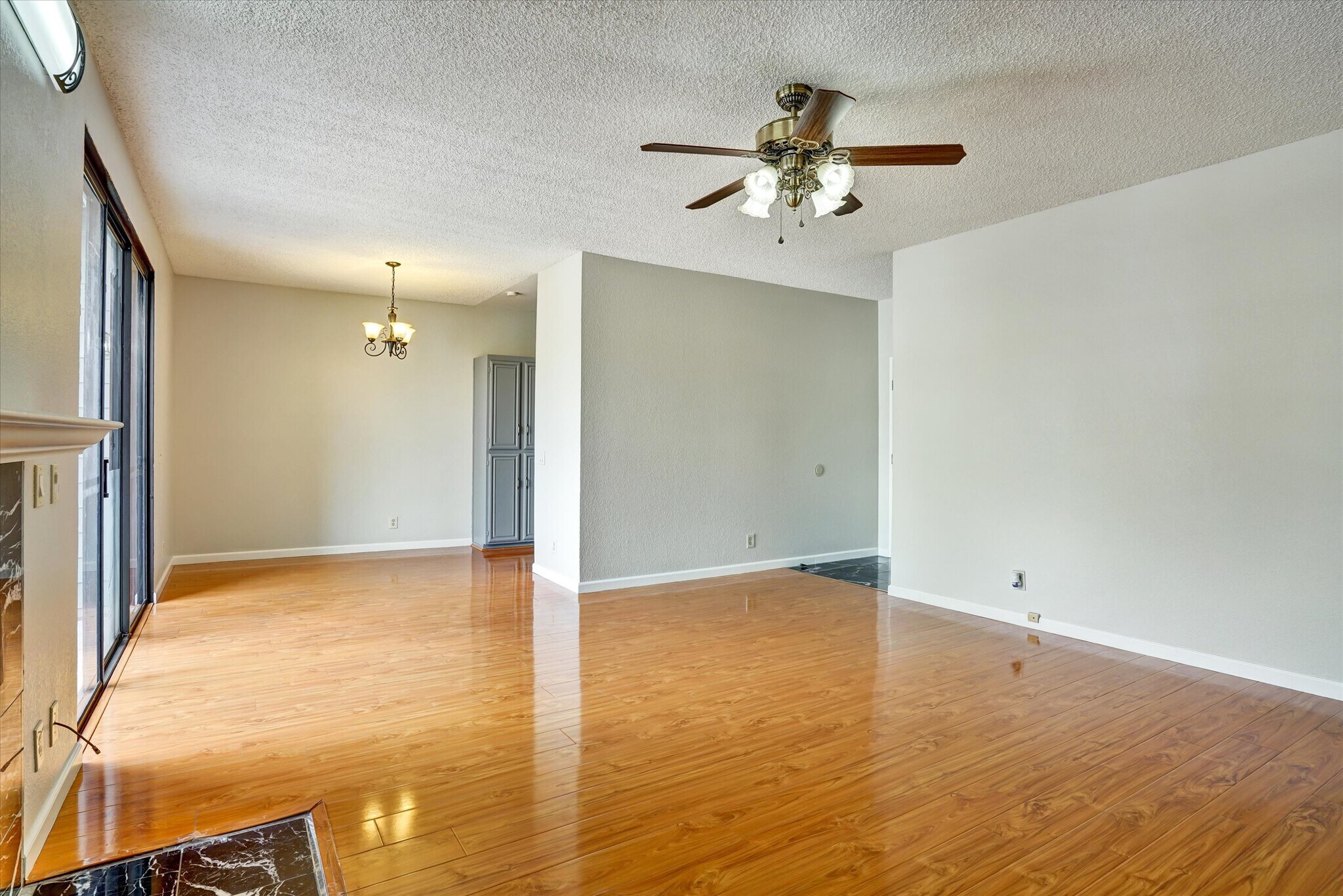 Building Photo - 3402 Pinewood Terrace