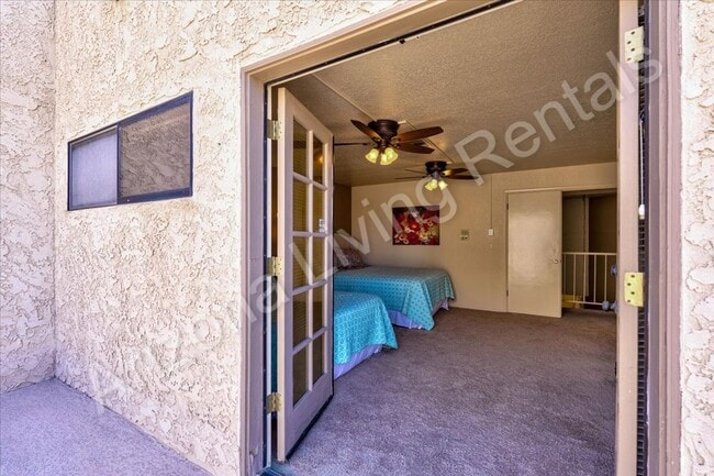 Building Photo - FURNISHED CONDO WITH POOL