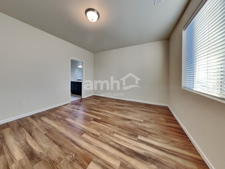 Building Photo - 16602 NE 91st St