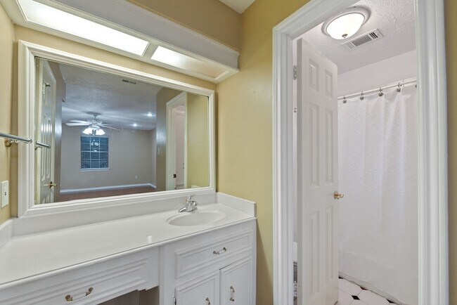 Building Photo - 9719 Godstone Ln