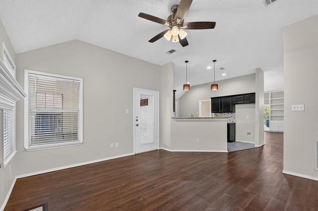 Building Photo - 3960 Bexhill Dr