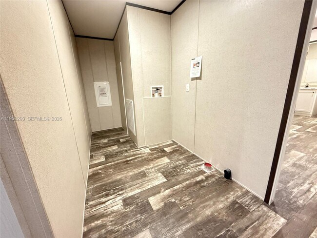 Building Photo - 334 Oak Crest Dr