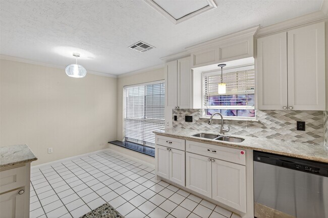 Building Photo - 14018 Danton Falls Dr