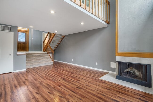 Building Photo - 16212 Seahorse Dr