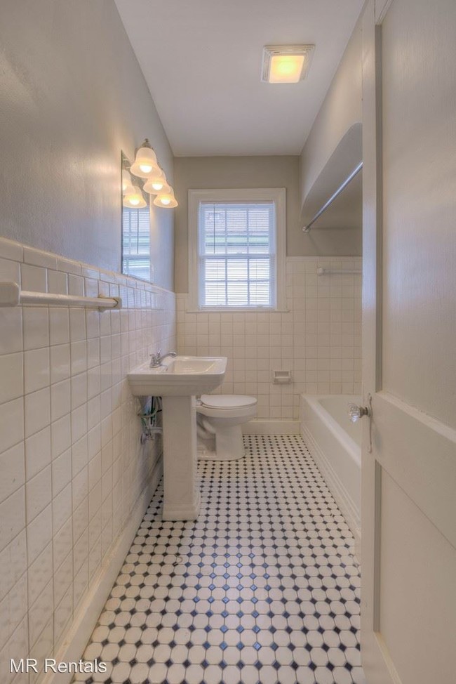 Building Photo - 2 br, 1 bath House - 1805 Jackson Avenue