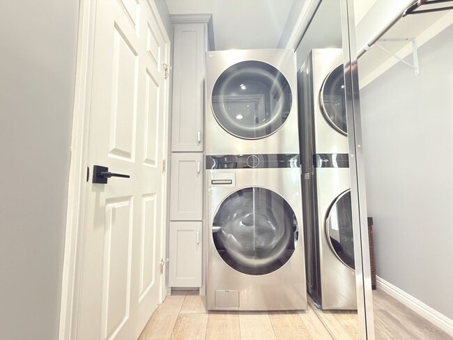 Building Photo - 341 Marie Ave