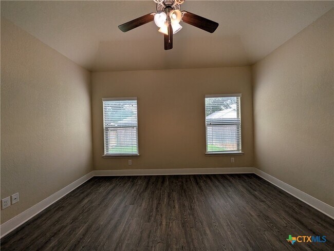 Building Photo - 1227 FM306