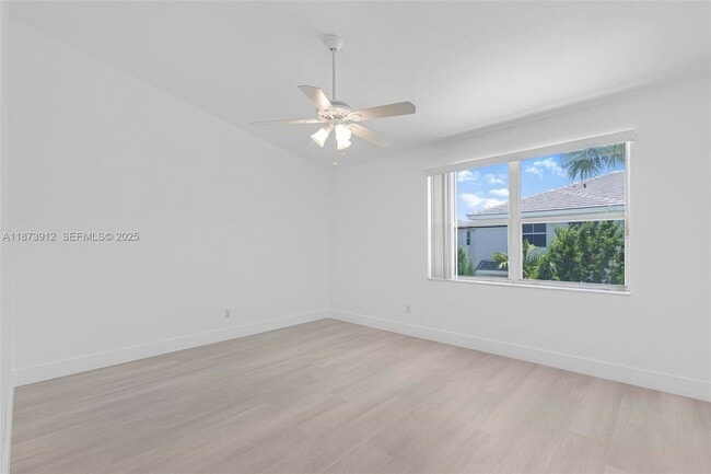 Building Photo - 136 SW 169th Ave