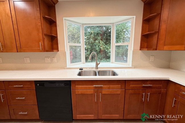 Building Photo - Nature-Surrounded 3BR/3BA Two-Story Home w/ Deck & Views — San Carlos