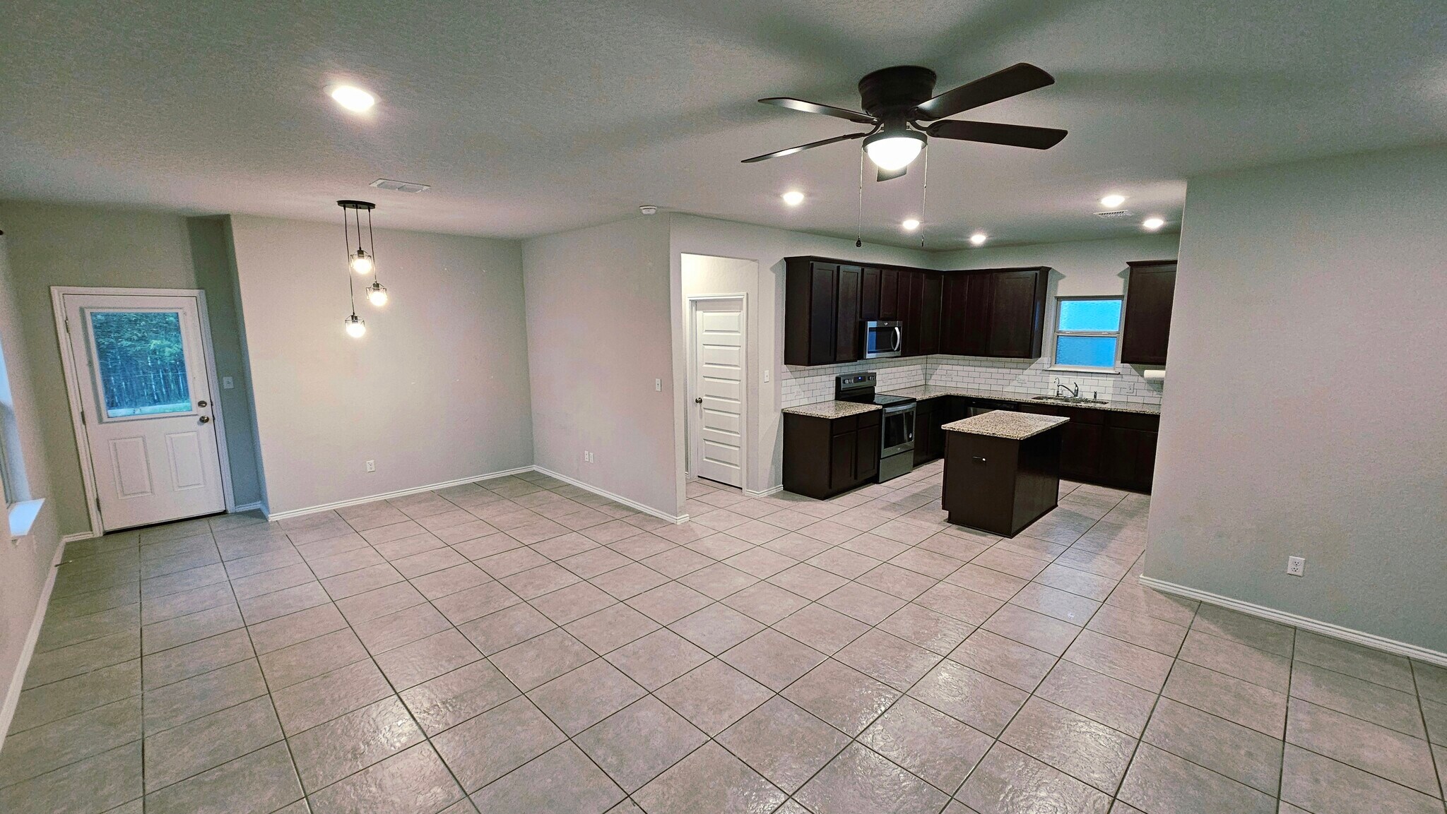 Building Photo - 7863 Abbey Pl