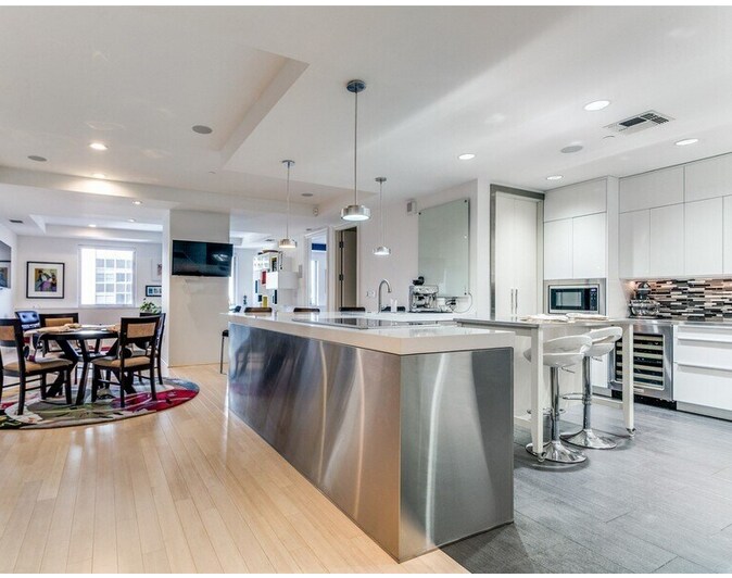 Building Photo - 1505 Elm St