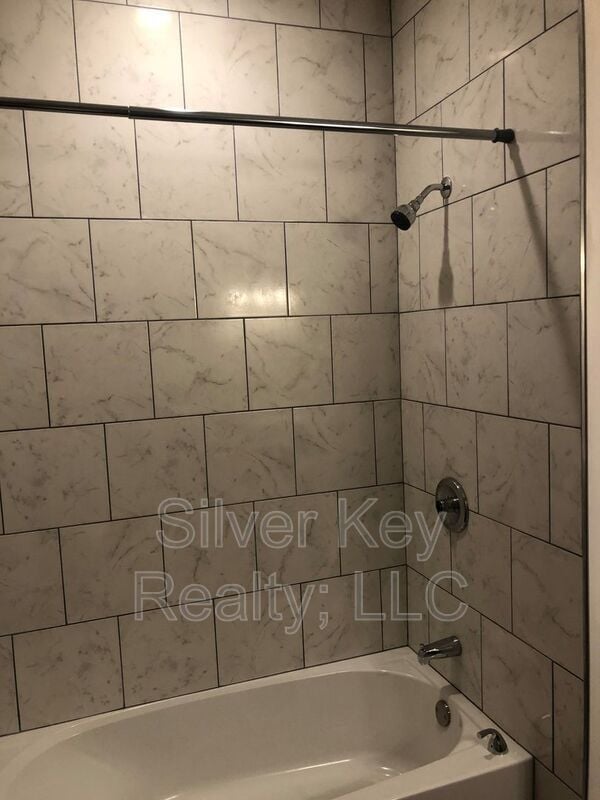 Building Photo - 427 Sterling Rd