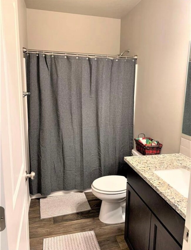 Building Photo - Newer Home in Kennewick, Great Location! Pets welcome!