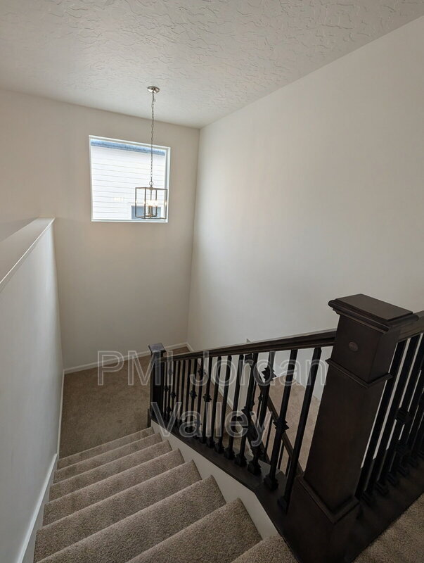 Building Photo - 2123 Wallflower Dr