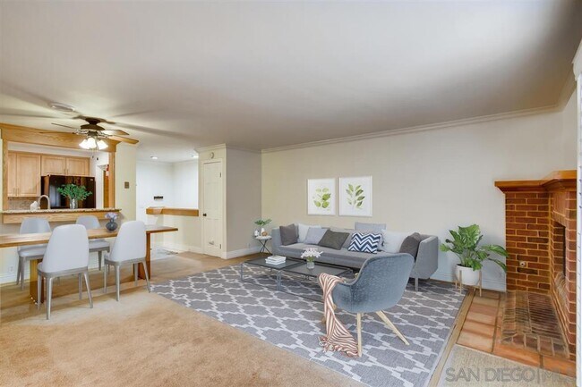 Building Photo - 8860 Villa La Jolla Dr