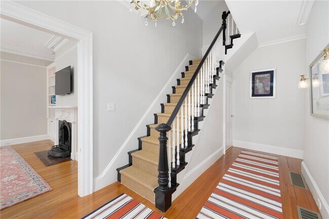 Building Photo - 83 John St