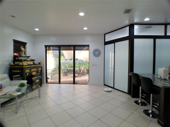 Building Photo - 3308 W 95th Terrace