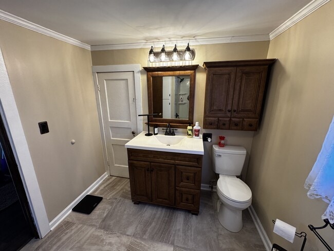 Building Photo - 2728 W Barr Rd