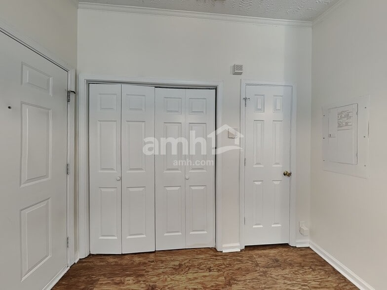 Building Photo - 495 Hunnicut Rd SE