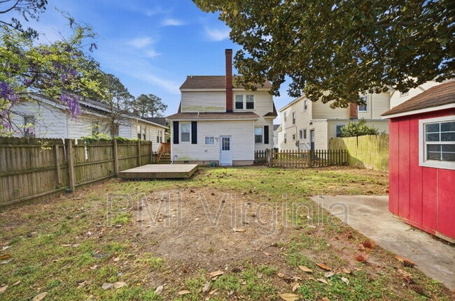 Building Photo - 1906 Montclair Ave