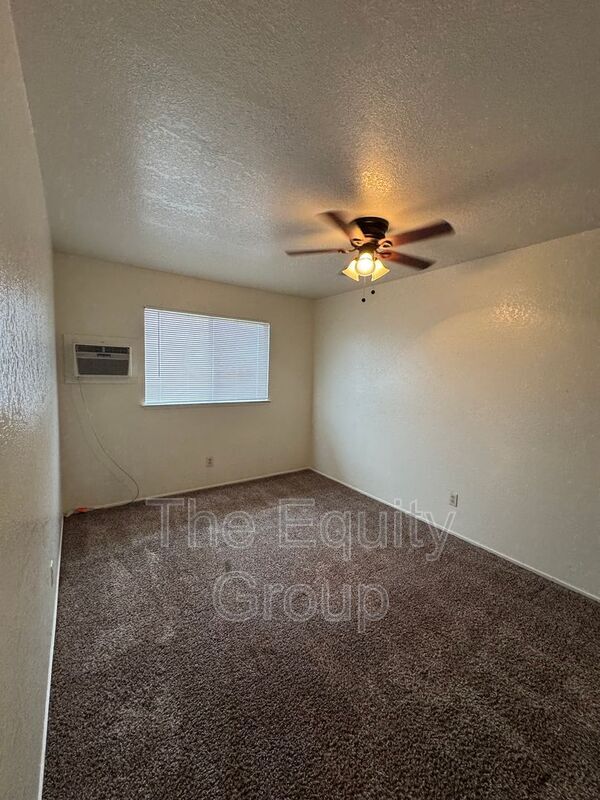 Building Photo - 1226 S Santa Fe St