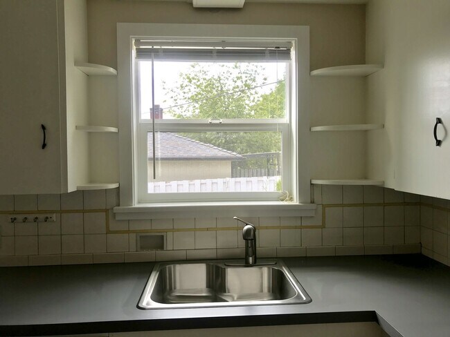 Building Photo - Beautiful Home In Prime Location Bordering Crown Hill and Whittier Heights!