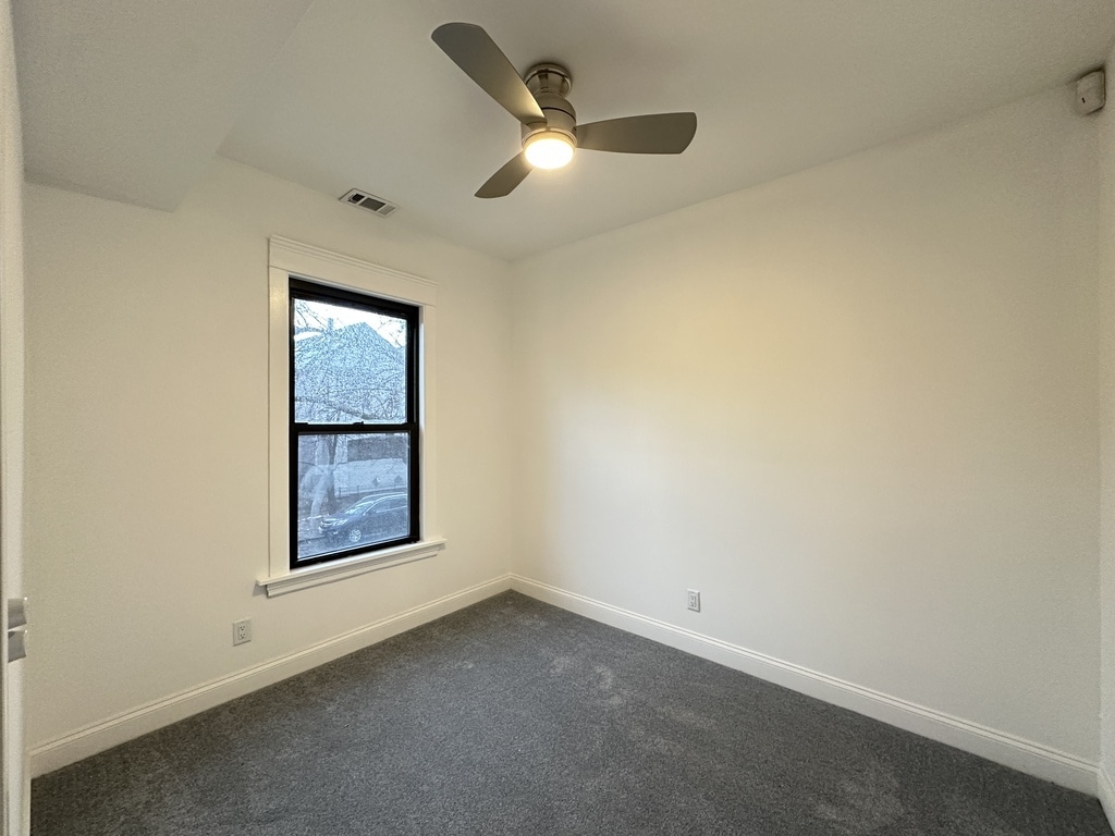 Building Photo - 3243 N Lakewood Ave