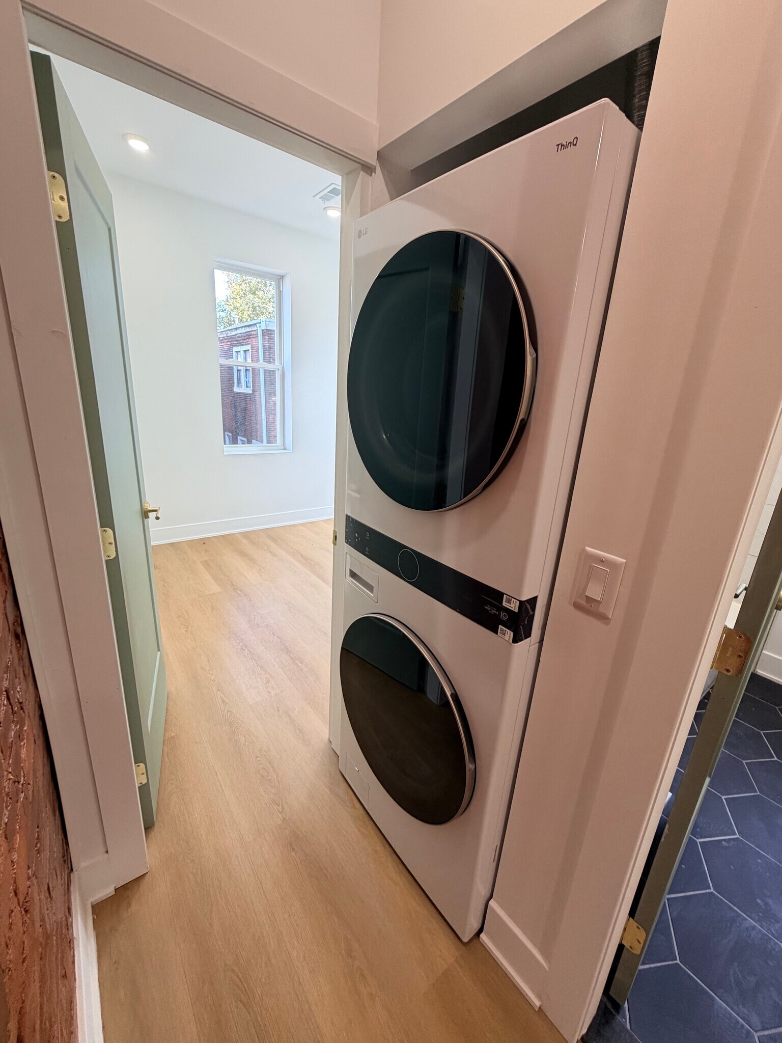 Building Photo - 1325 Kerbaugh St