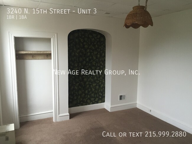 Building Photo - Spacious apartment available in North Philly!