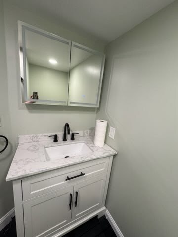 Building Photo - 178 Wellington Ave