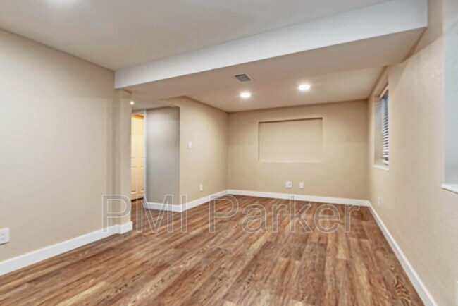 Building Photo - 8487 Wheatgrass Cir