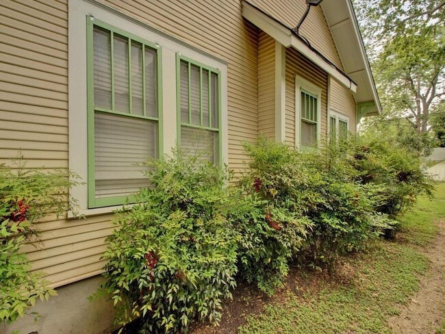 Building Photo - 4301 Avenue C