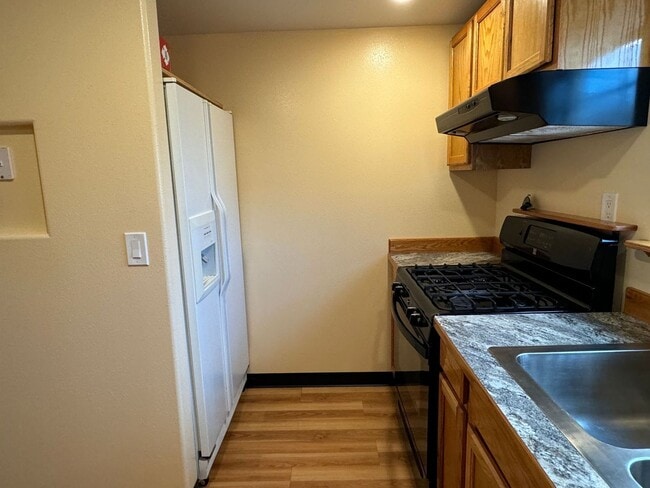 Building Photo - Single Family Home with 1 Bedroom 1.5 Bath...