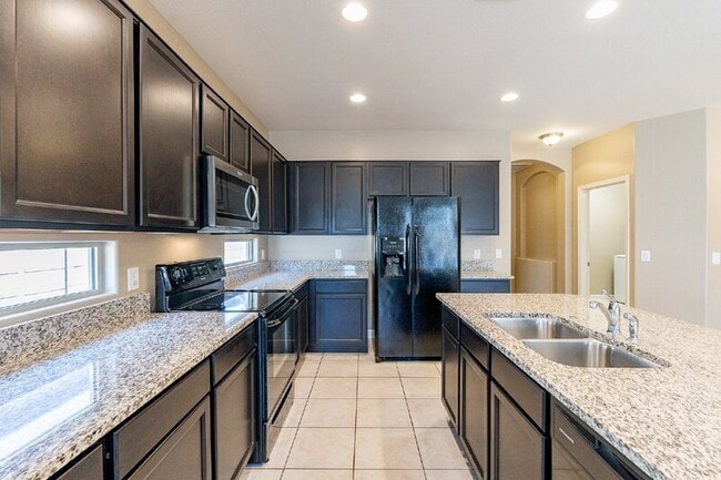 Building Photo - 41391 W Williams Way