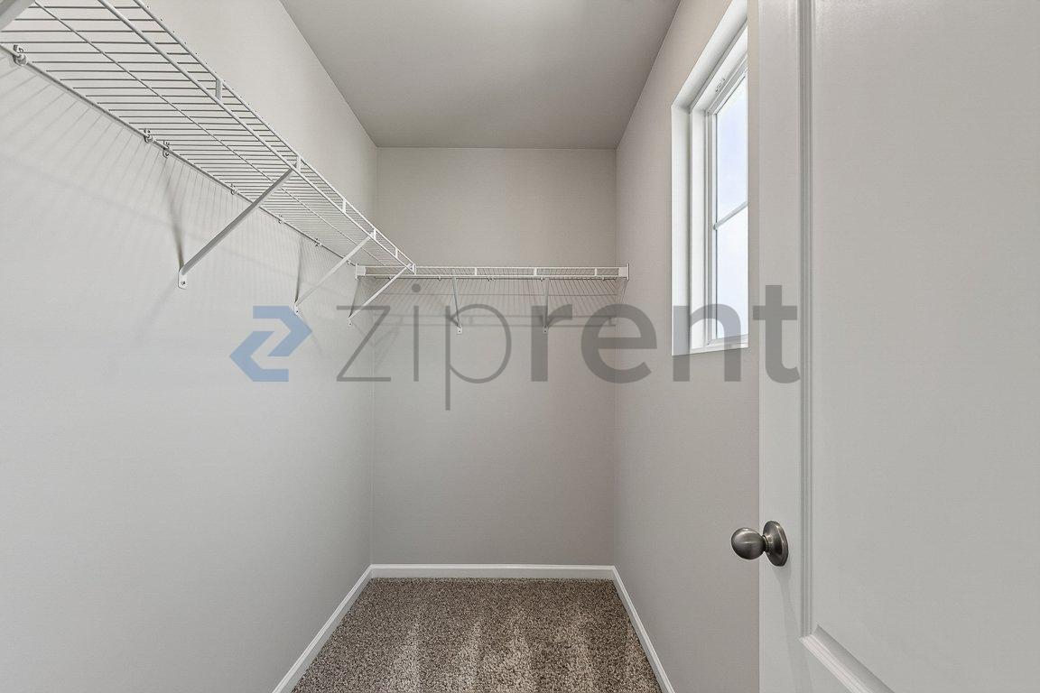 Building Photo - Unit