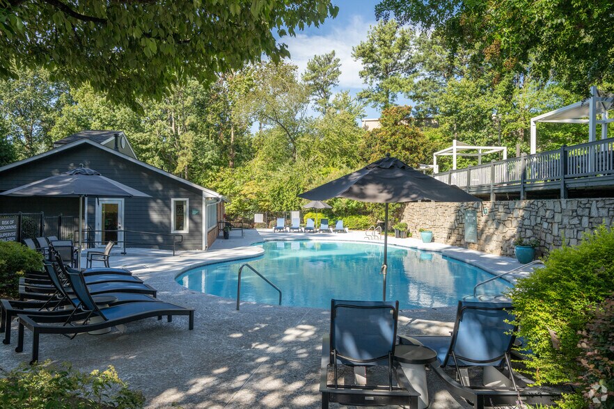 Pool - Cortland on Cumberland