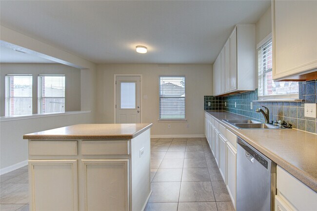 Building Photo - 15518 Miller House Ln